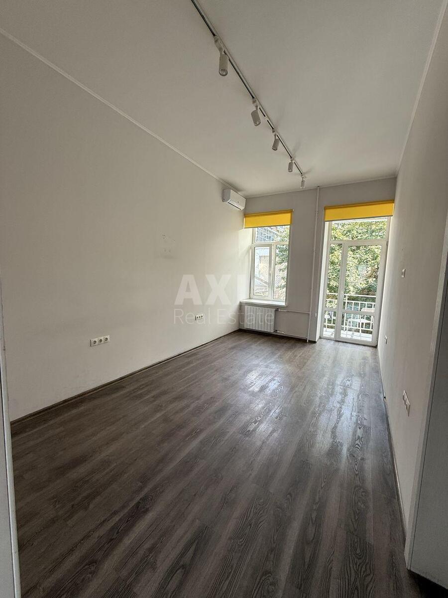 4k apartment vul. Antonovycha 47596258