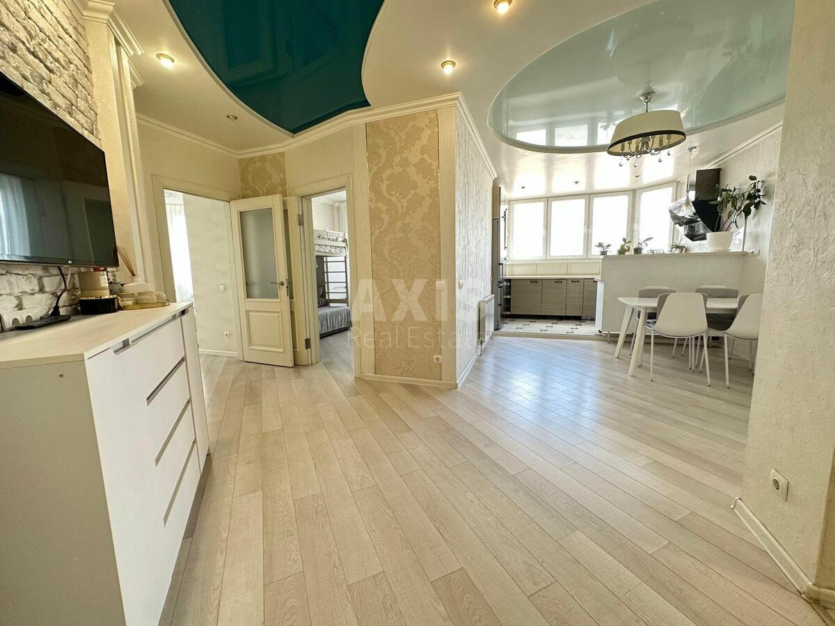 2k apartment vul. Oleny Pchilky 68