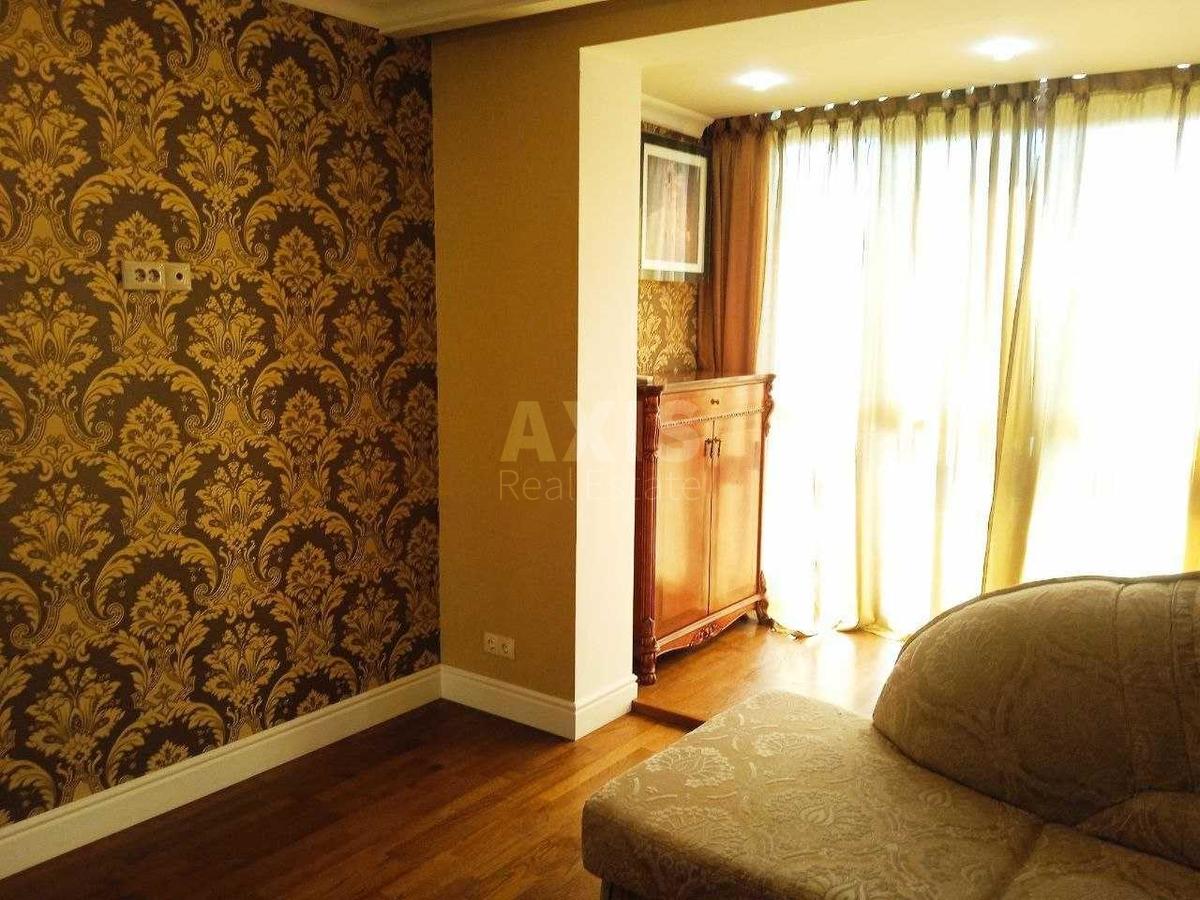 3k apartment vul. Geroi'v Kosmosu 1311