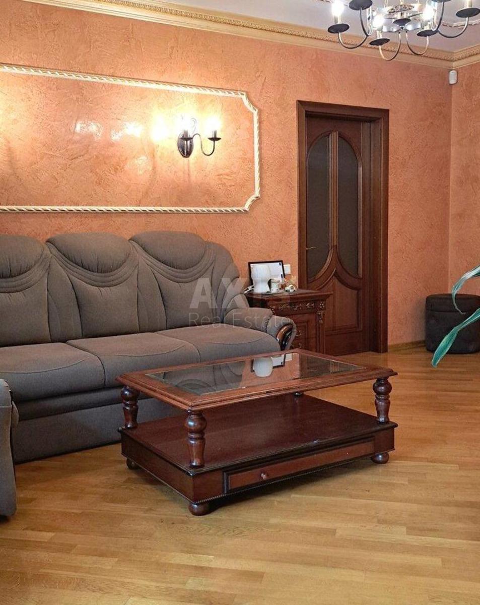 2k apartment vul. Shovkovychna 203