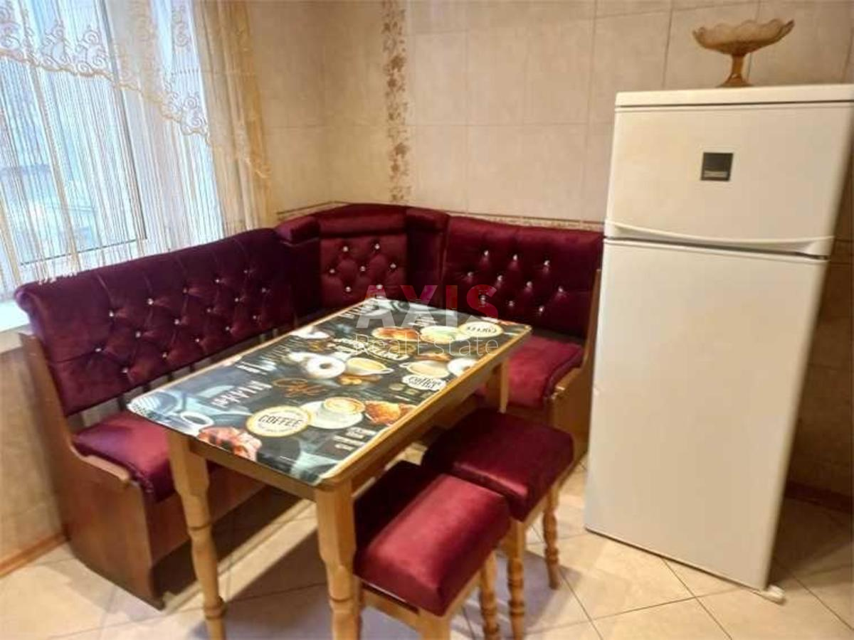 2k apartment pr-t Berestejskij 21446970