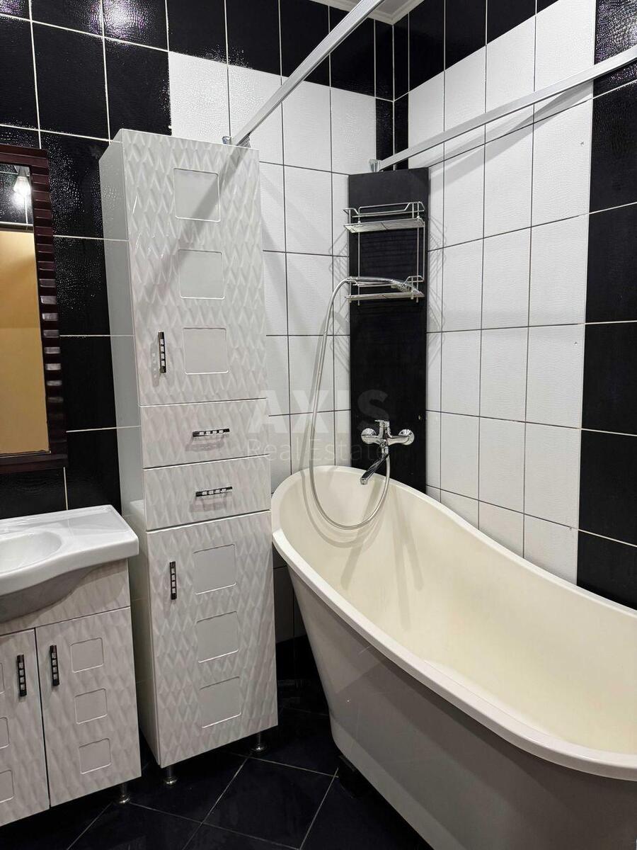 2k apartment vul. Yulia Zdanovska 5813