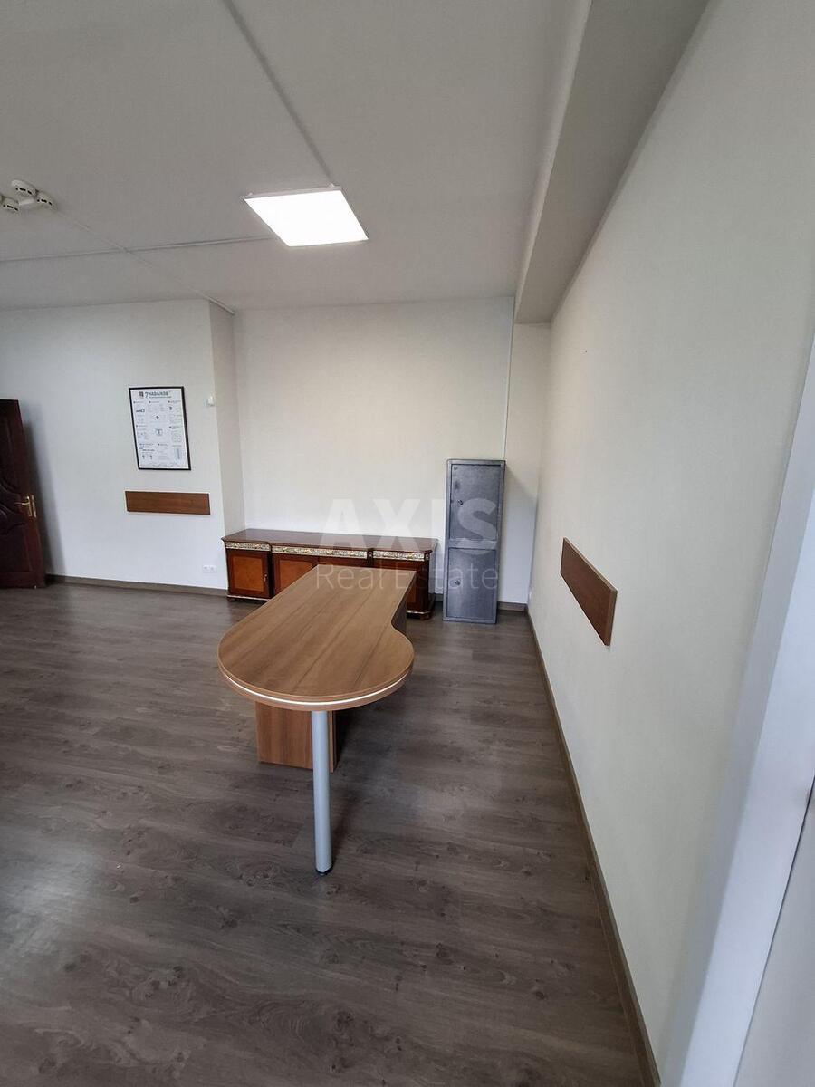 Office bul. Lesi Ukrai'nky 34, 62m25