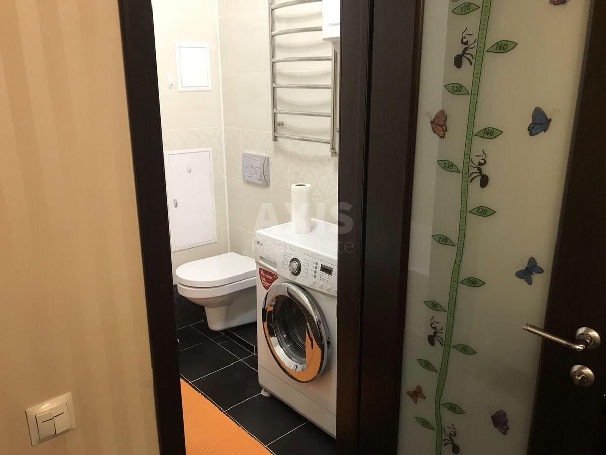 1k apartment vul. Petra Kalnyshevs'kogo 76