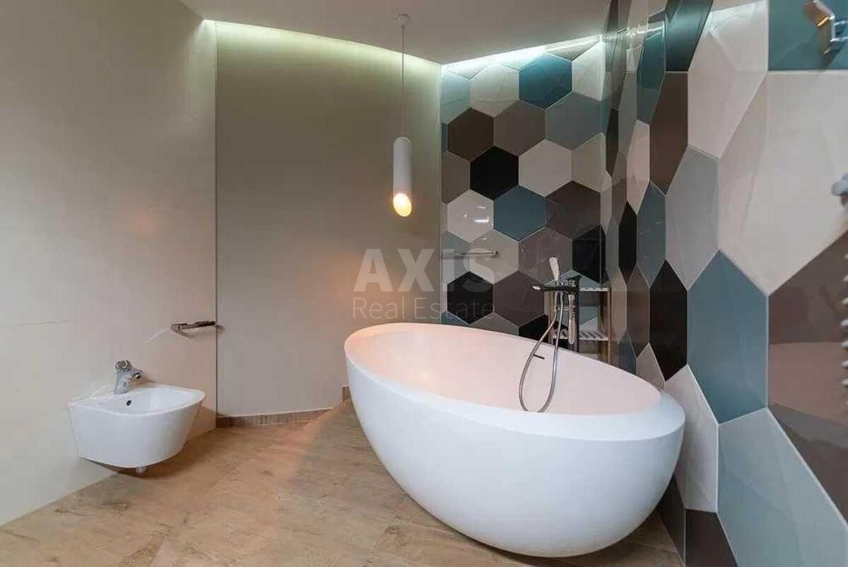 3k apartment vul. Bul'varno-Kudrjavs'ka 2110
