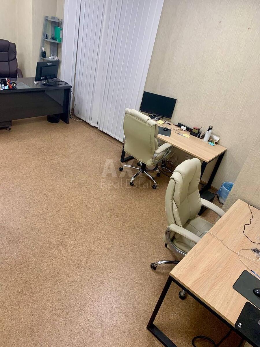 Office vul. Obolons'ka naberezhna 1, 25m21