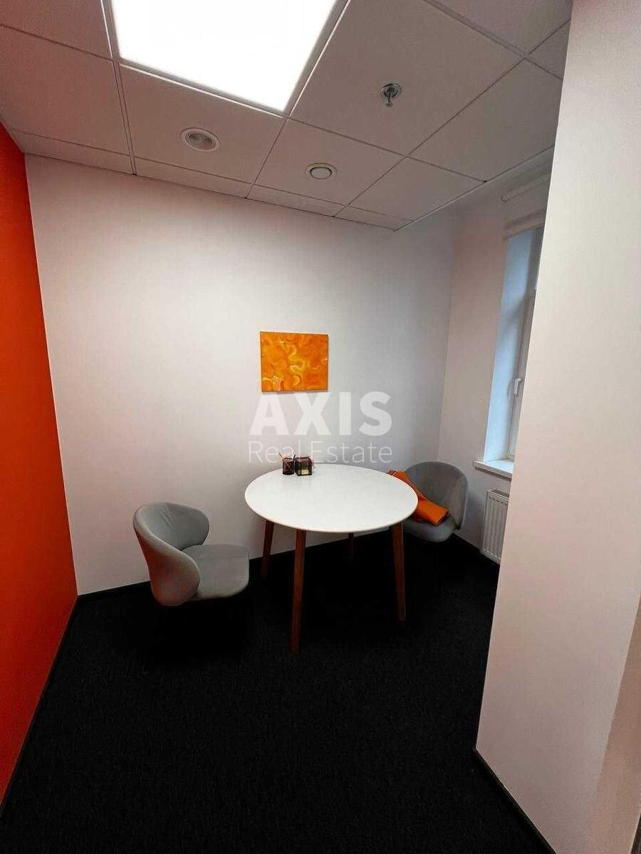 Office vul. Volodymyrs'ka 38, 375m2517068