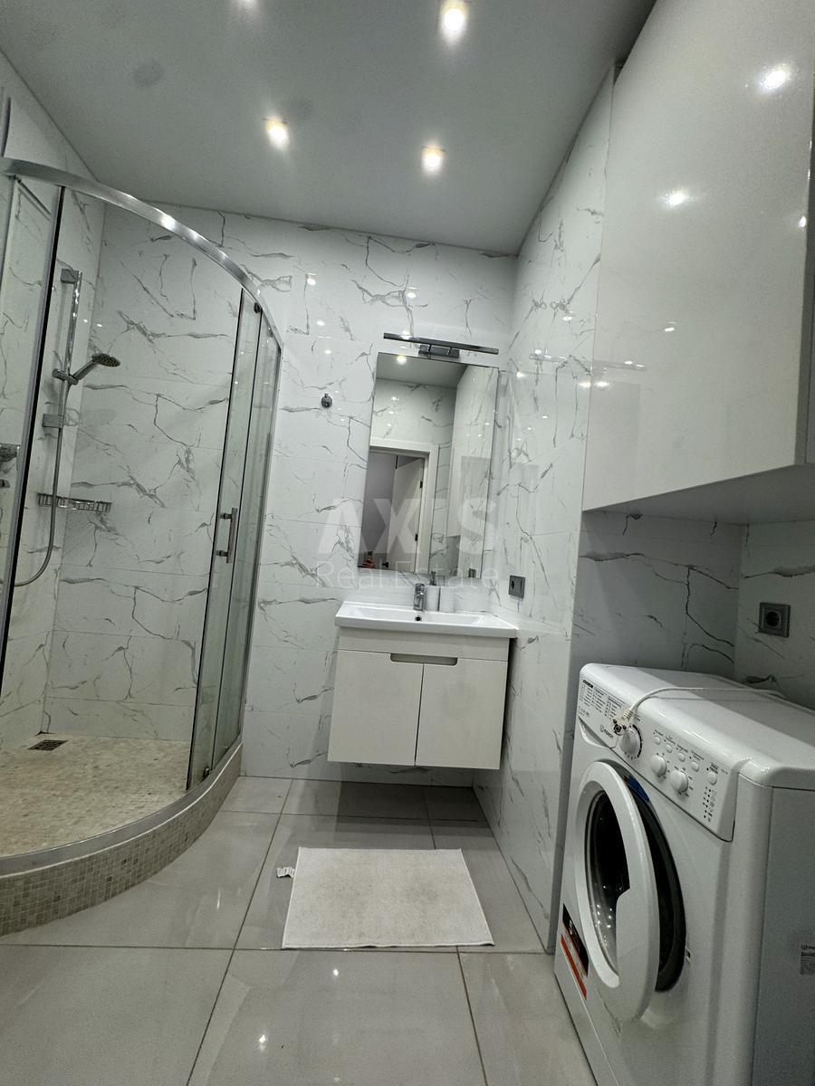 1k apartment vul. Rostyslavska 5Б615186