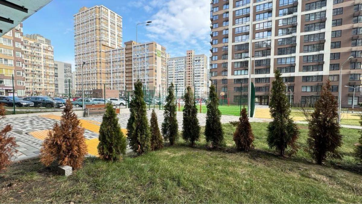 2k apartment vul. Oleksandra Olesja 2б10