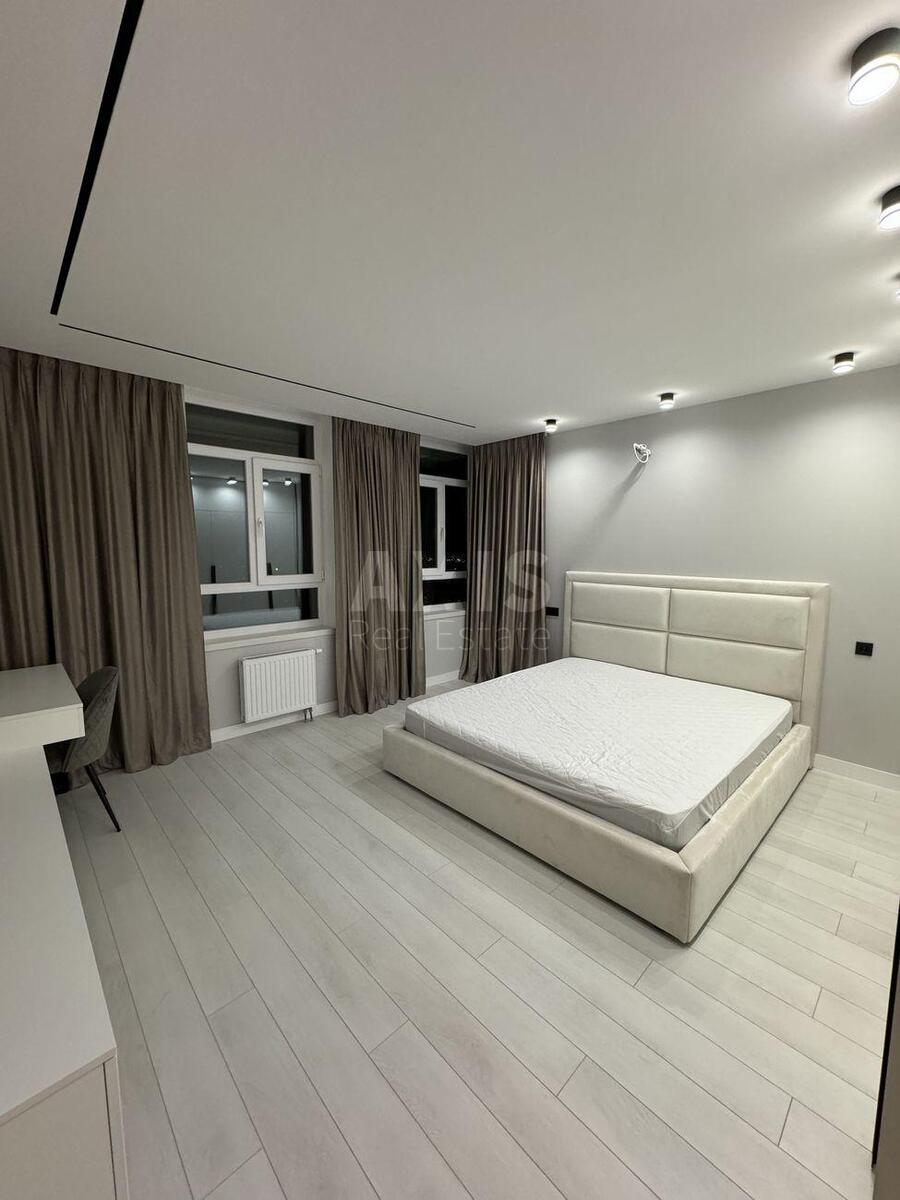 2k apartment vul. Gulaka Mykoly 44