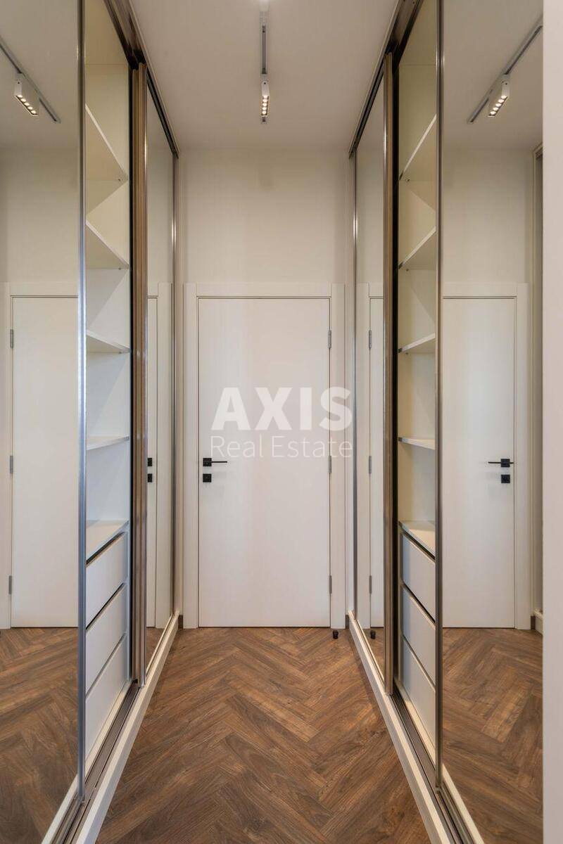 4k apartment vul. Strutyns'kogo Sergija 2581288