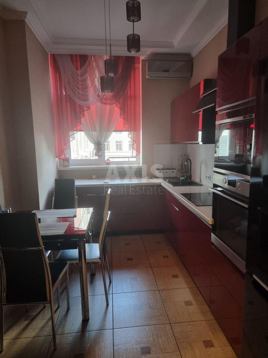 2k apartment vul. Zhyljans'ka 1181