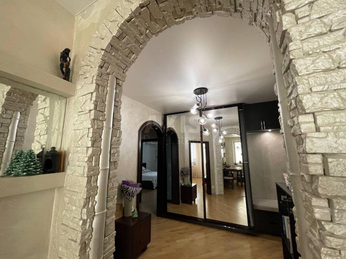 2k apartment pr-t Bazhana Mykoly 145
