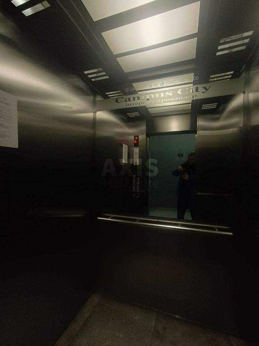 Office vul. Jevgena Konoval'cja 36Д, 163m2578706