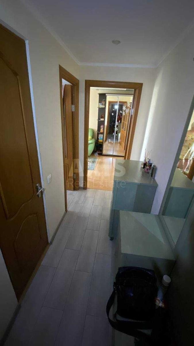 2k apartment vul. Miljutenka 10А5