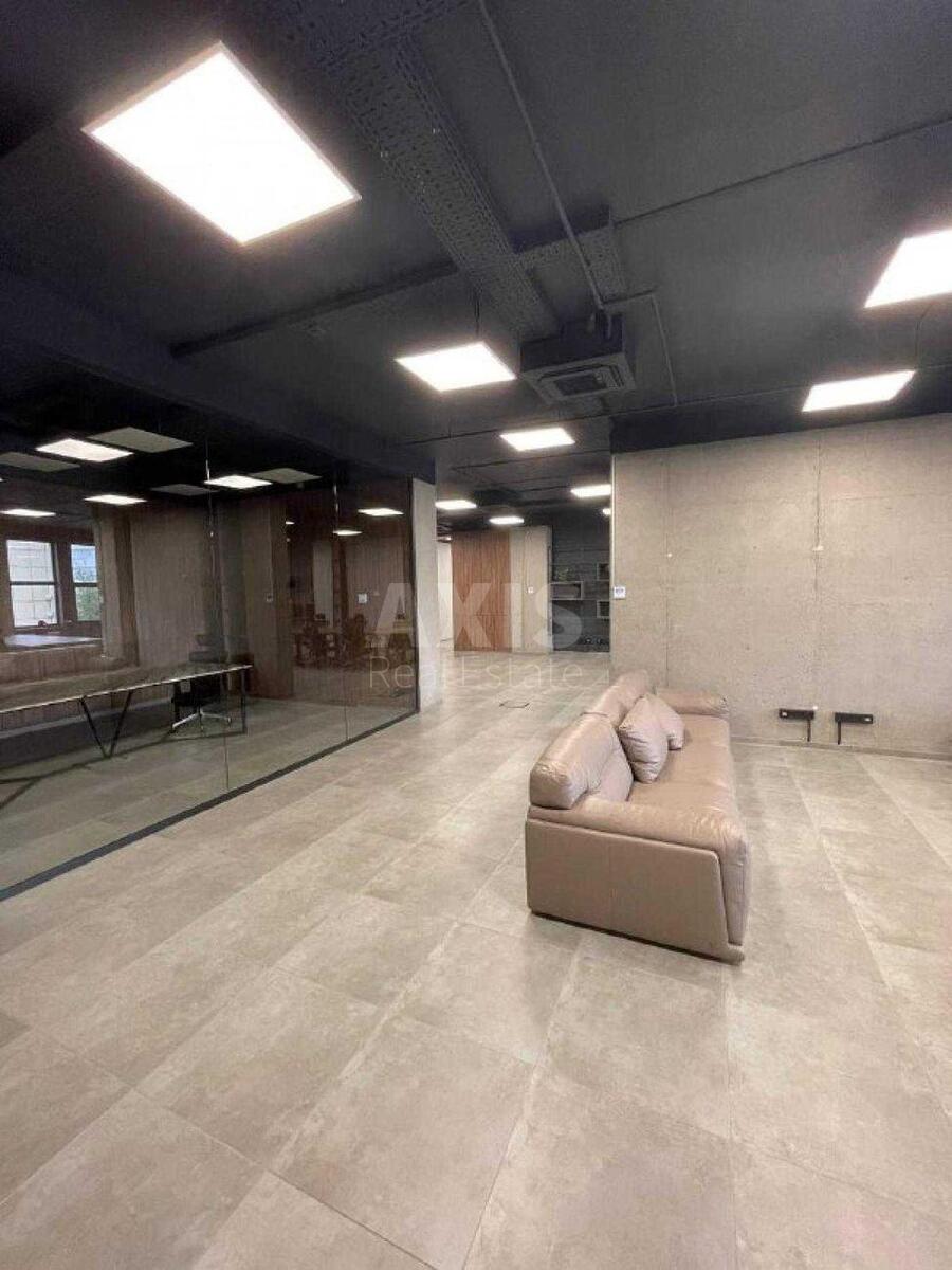 Office bul. Shevchenka Tarasa 2, 253m24