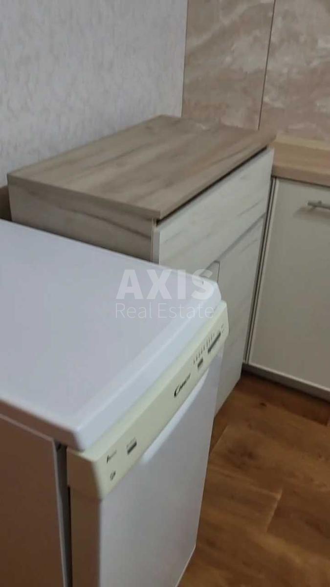 1k apartment pr-t Glushkova Akademika 9Б0