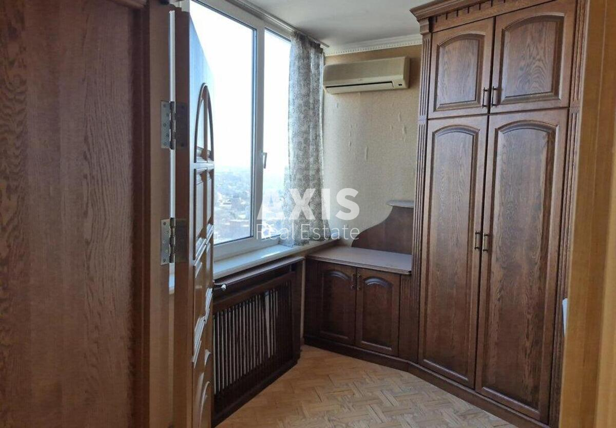 3k apartment vul. Myhajla Maksymovycha 32а