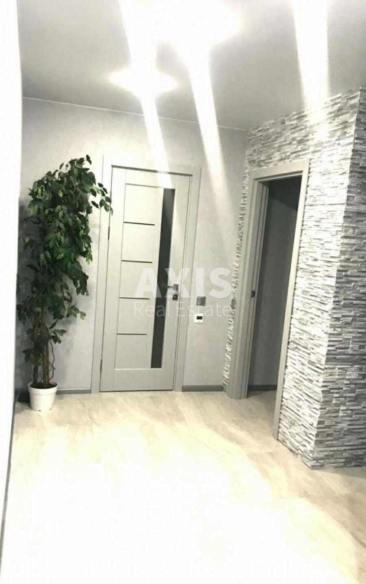 2к квартира ул. Михаила Максимовича 327