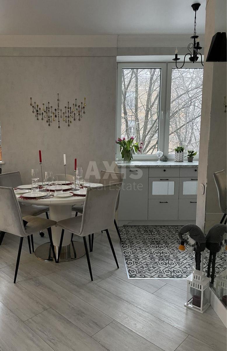 3k apartment vul. Zvirynec'ka 72
