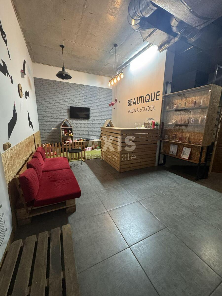 Trade object vul. Obolons'ka naberezhna 1, корп. 2, 187m2