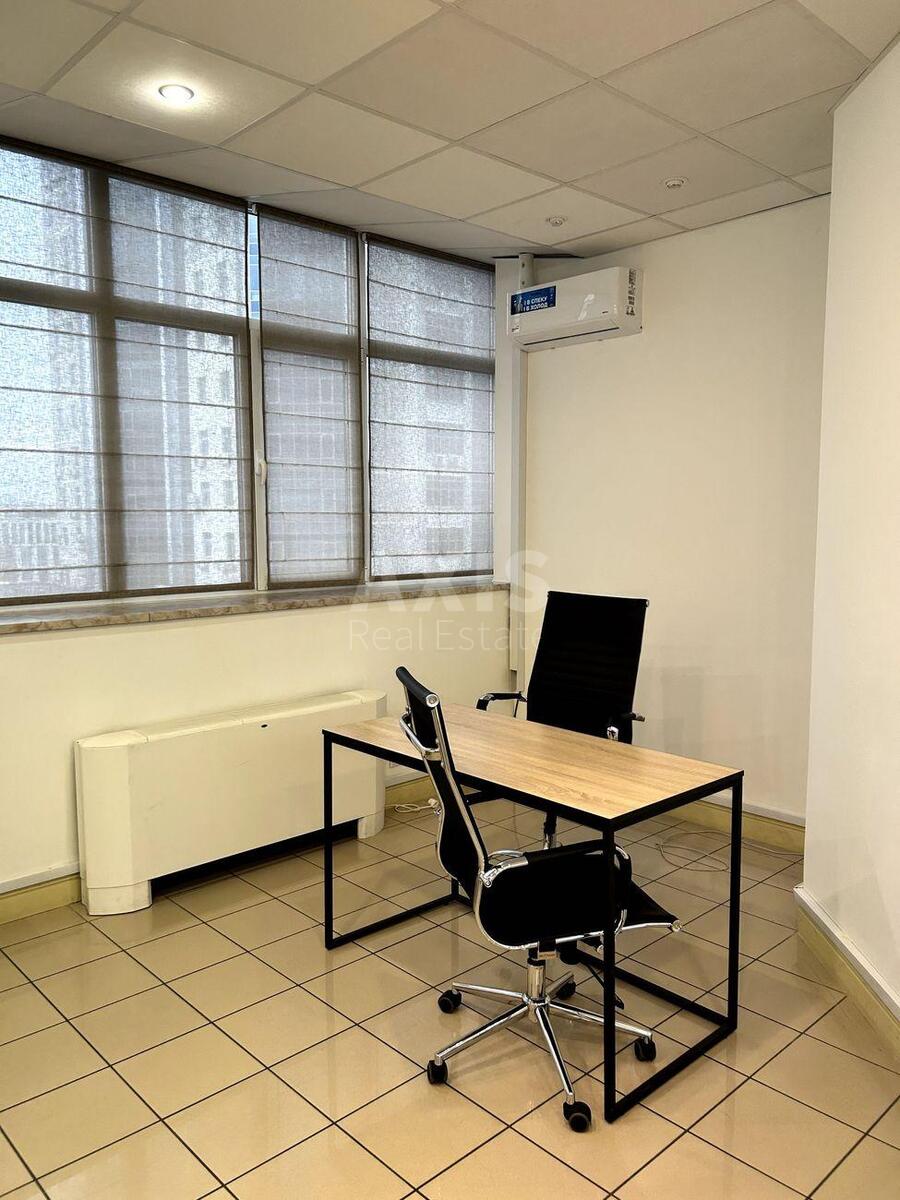 Office vul. Velyka Vasyl'kivs'ka 72, 246m23