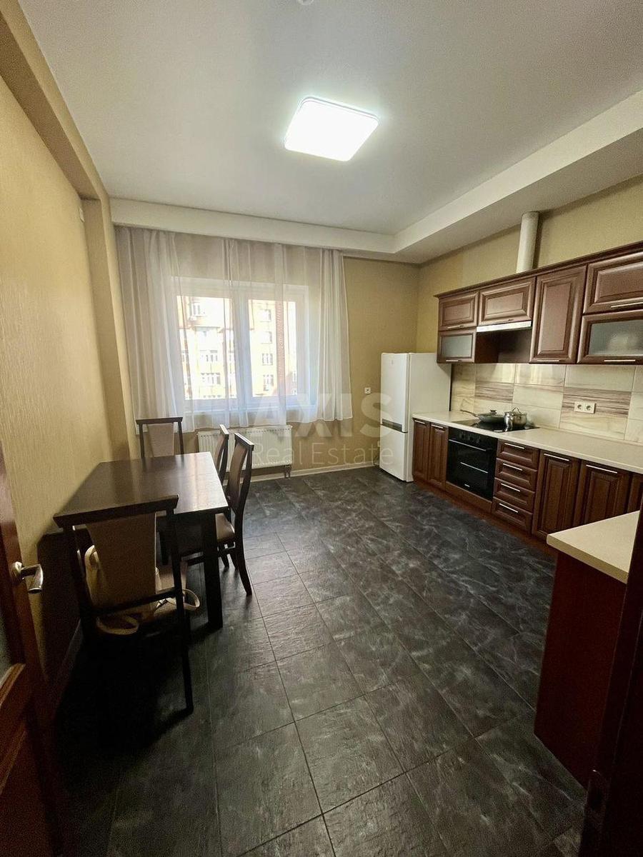 3k apartment vul. Zlatoustivs'ka 160