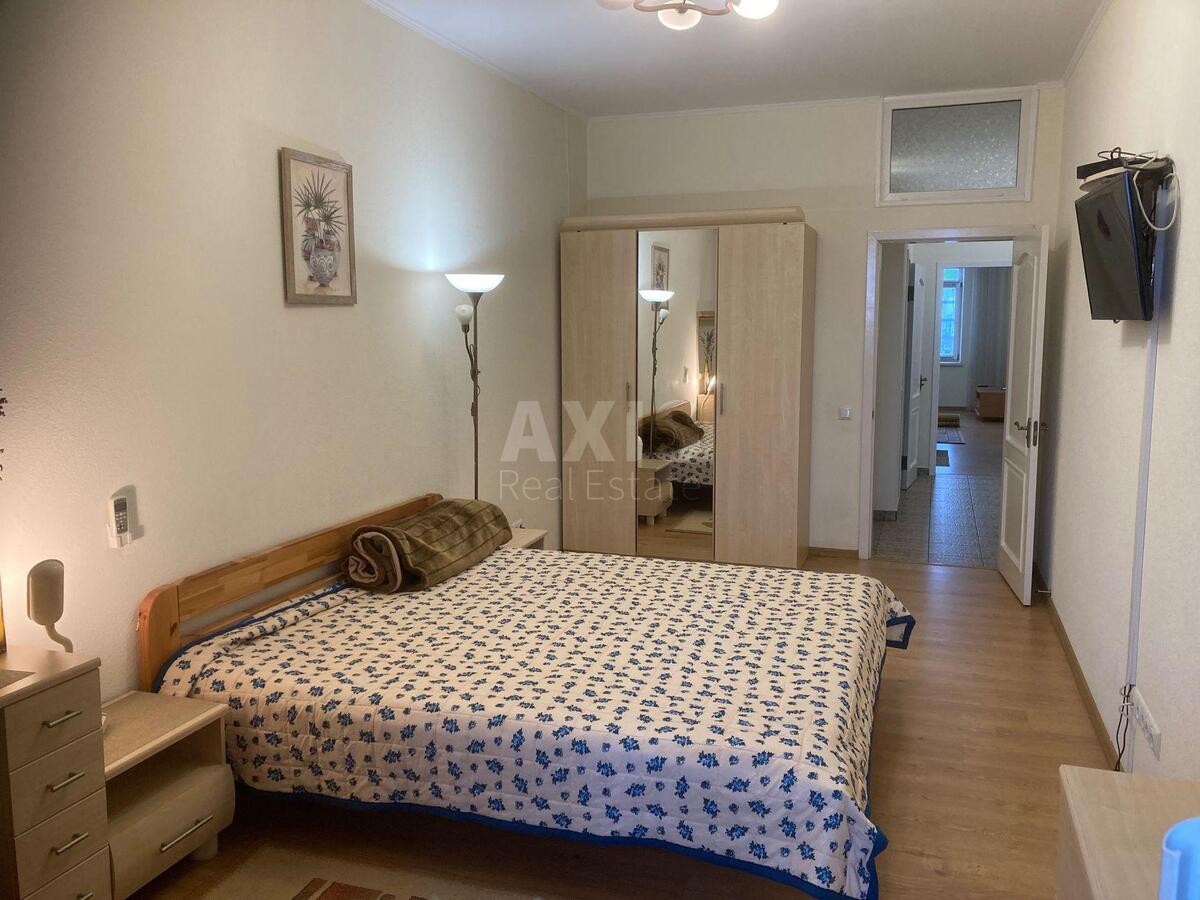 2k apartment vul. Jevgena Konoval'cja 36В4