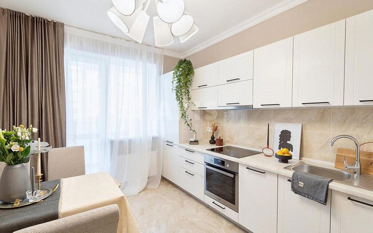 2k apartment vul. Voskresens'ka 2А6