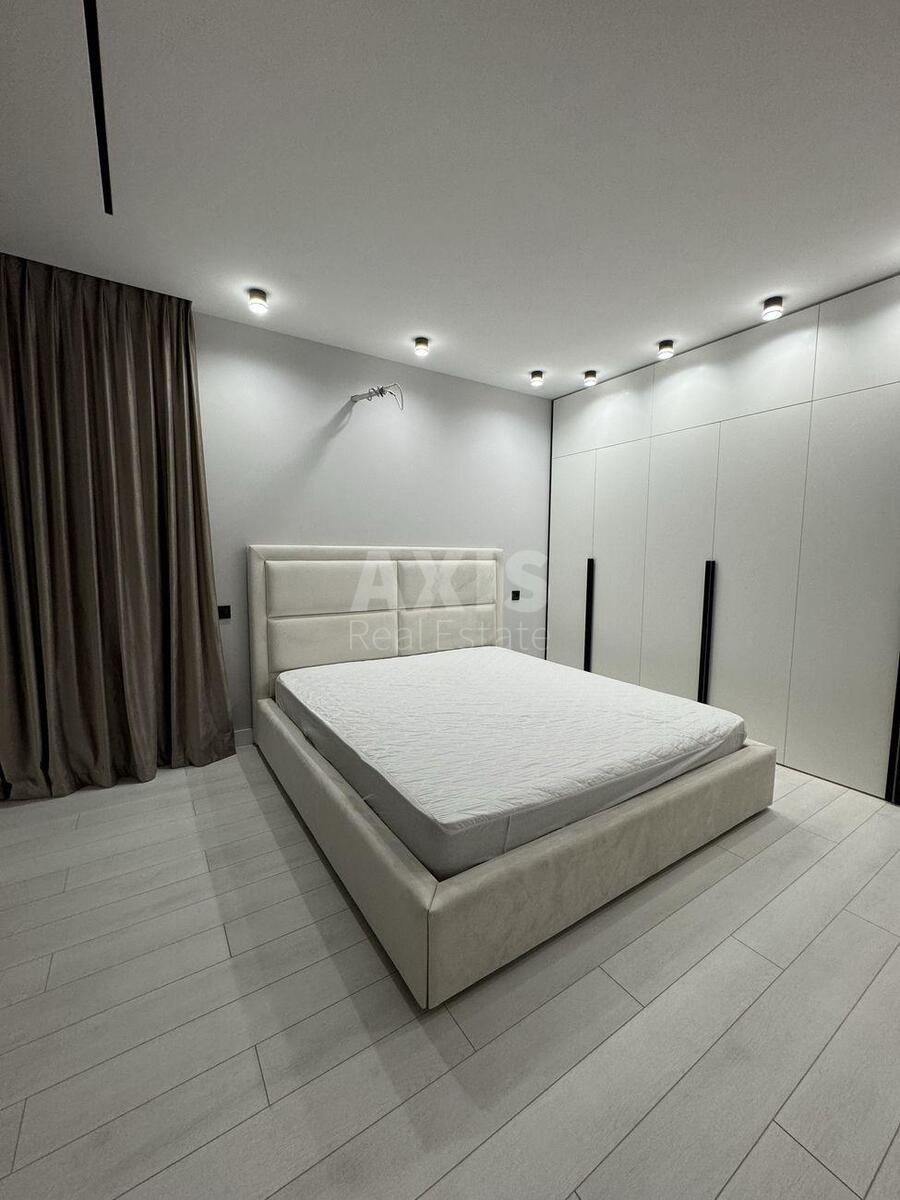 2k apartment vul. Gulaka Mykoly 45