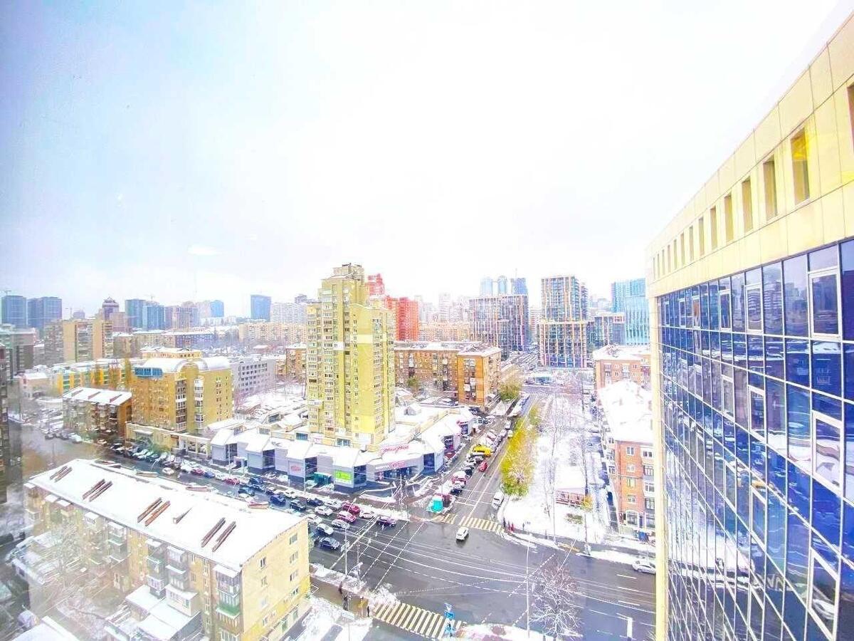 Office vul. Antonovycha 172, 320m26070215