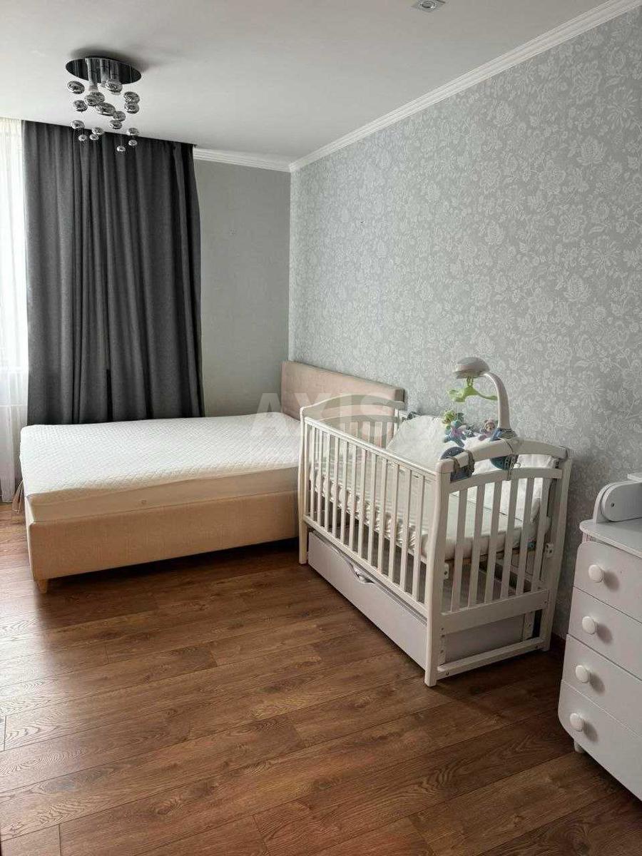 2k apartment nab. Dniprovs'ka 18
