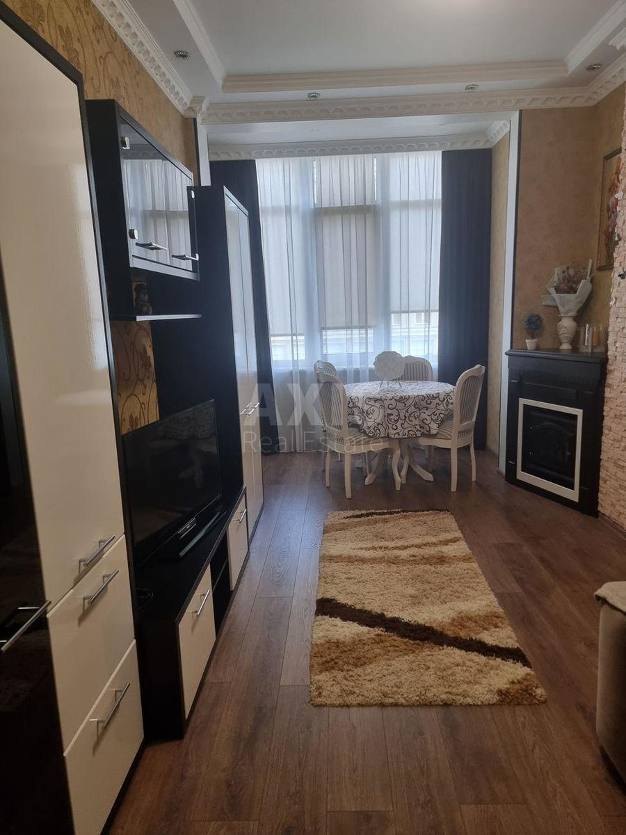 2k apartment vul. Zhyljans'ka 1182