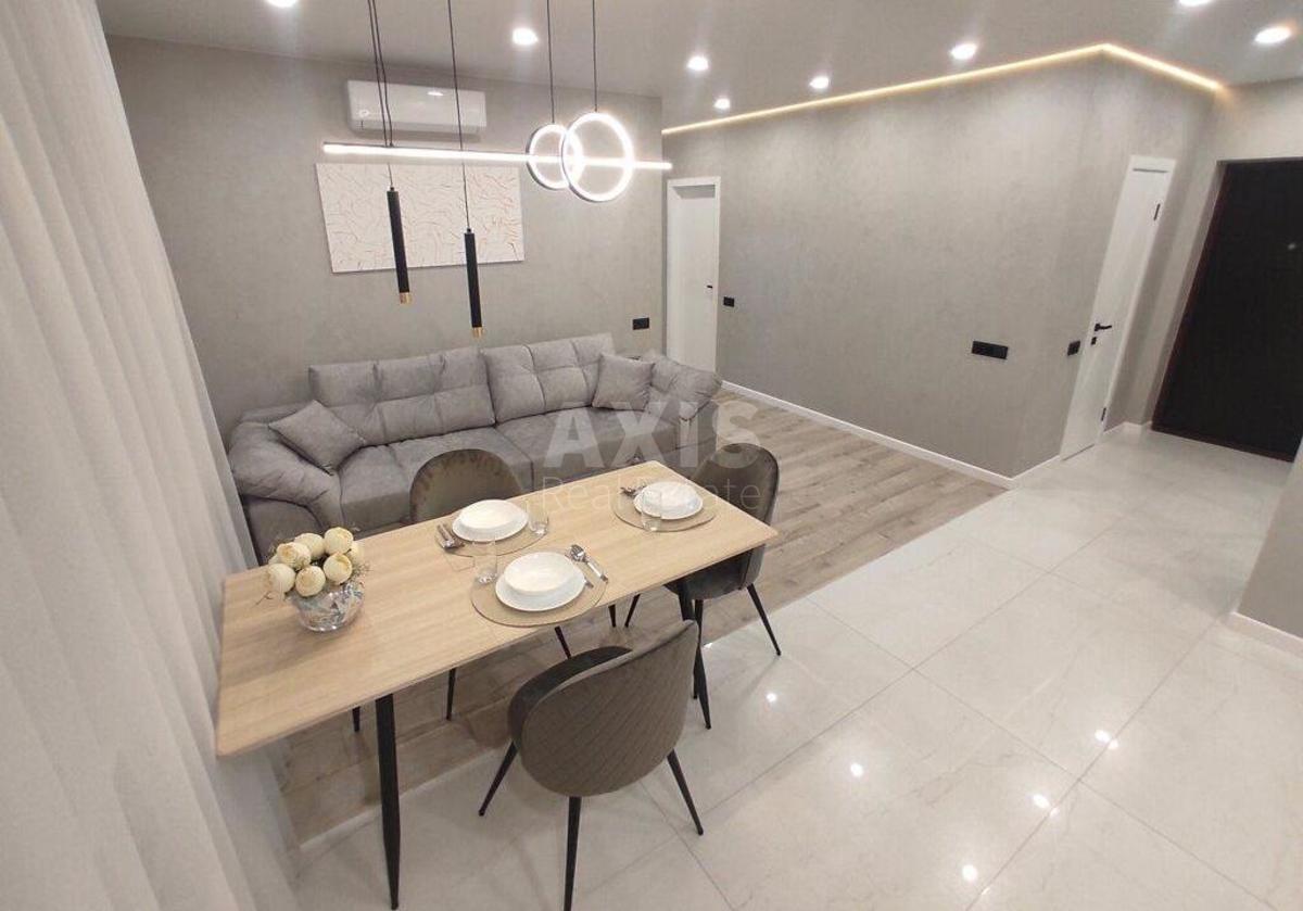 2k apartment vul. Oleksandra Olesja 70