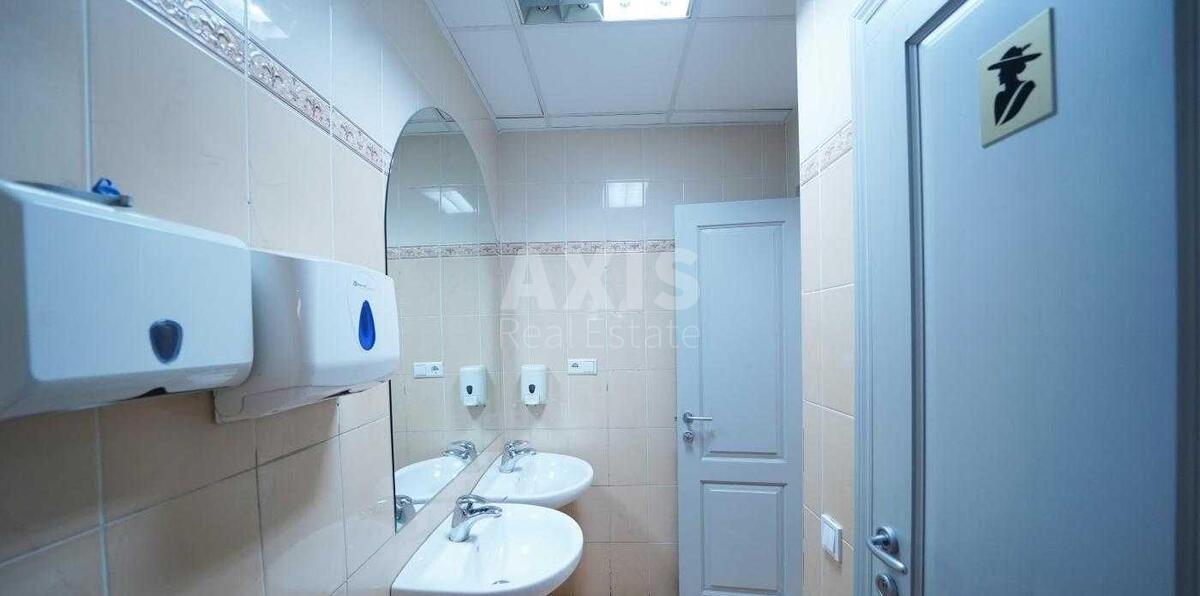 Office vul. Velyka Vasyl'kivs'ka 72, 345m20