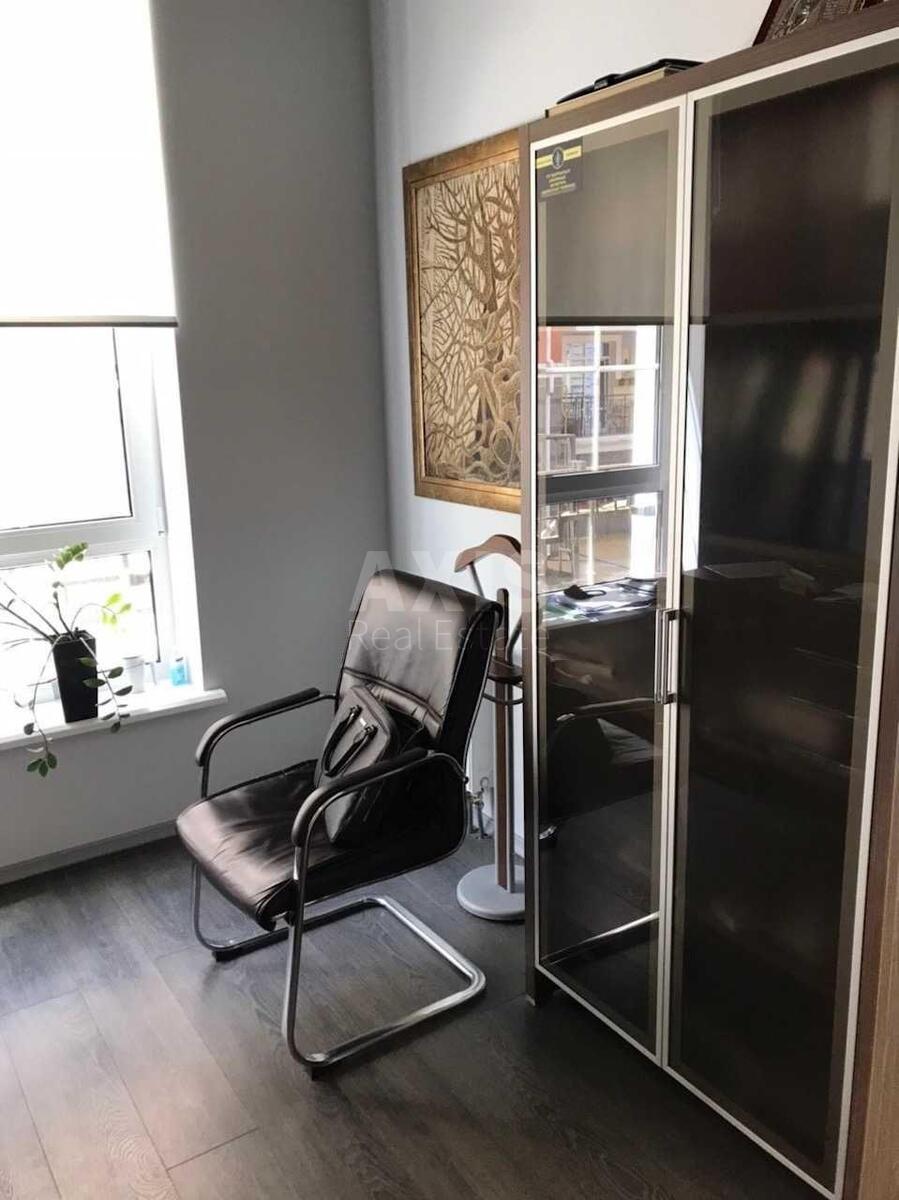 Office vul. Degtjarna 8, 220m26250519