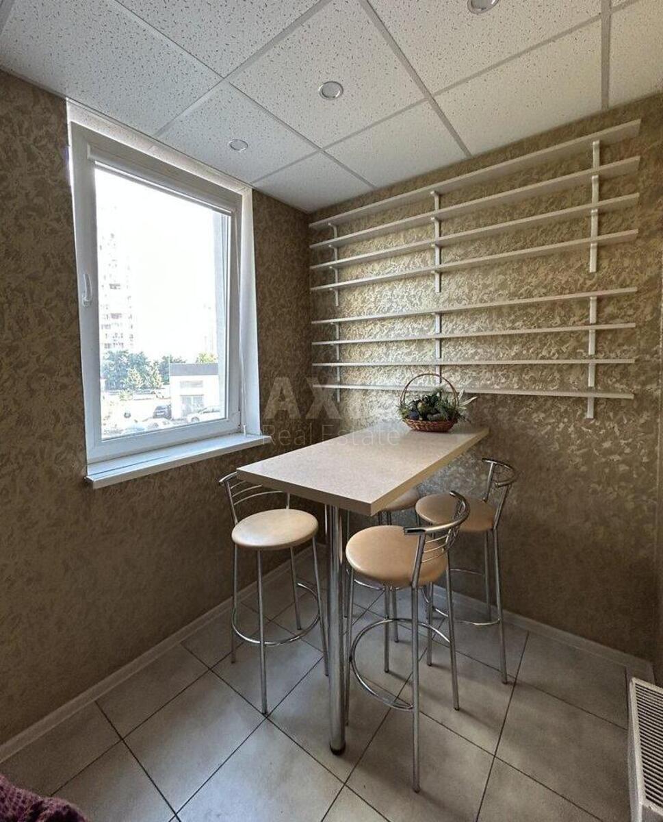 4k apartment vul. Oleny Pchilky 8571750