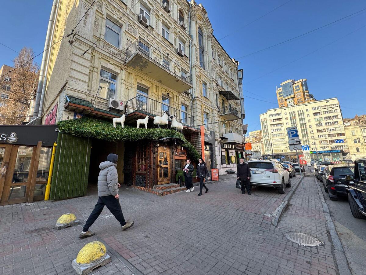 Trade object vul. Rustaveli Shota 4, 71m20
