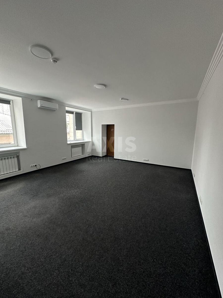 Office vul. Sichovyh Stril'civ 37/41, 93m261699