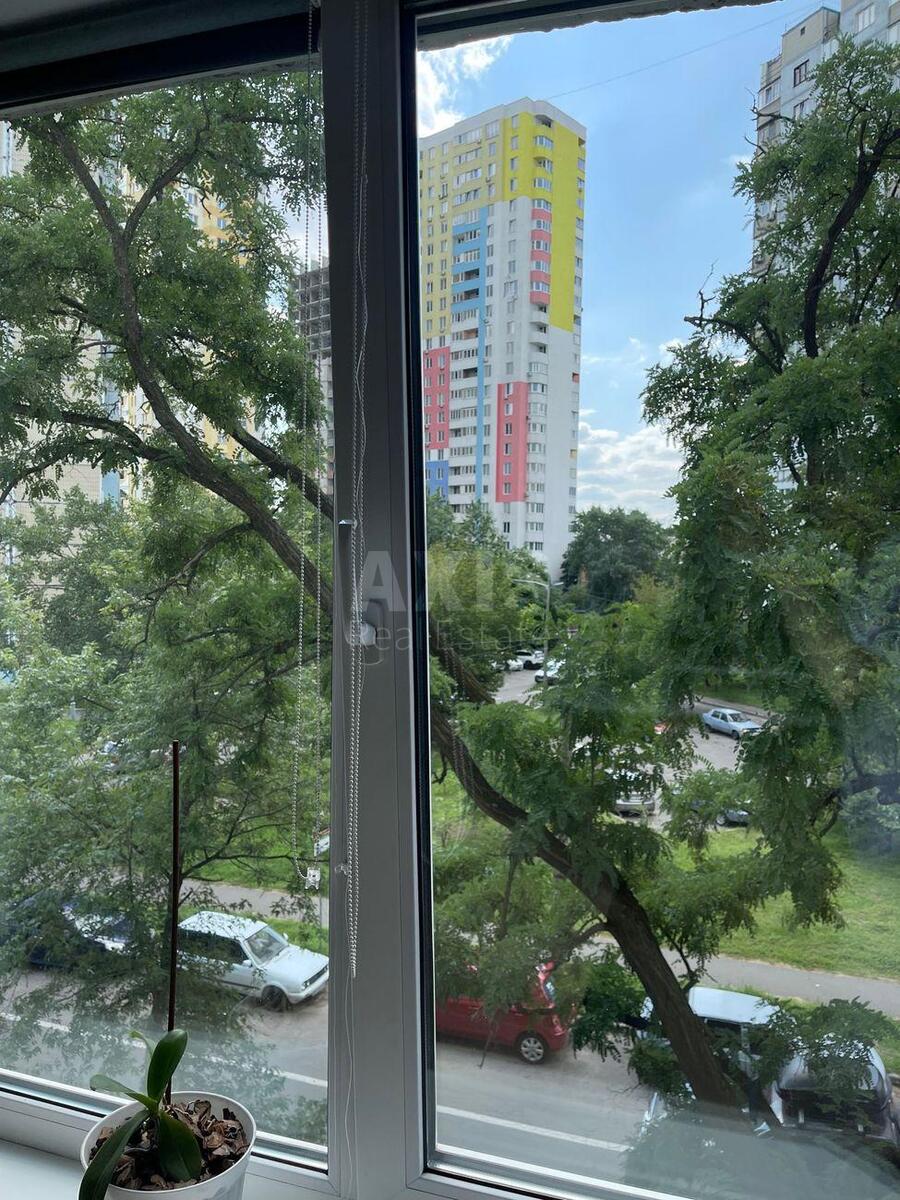 2k apartment vul. Horol's'ka 8/45756015