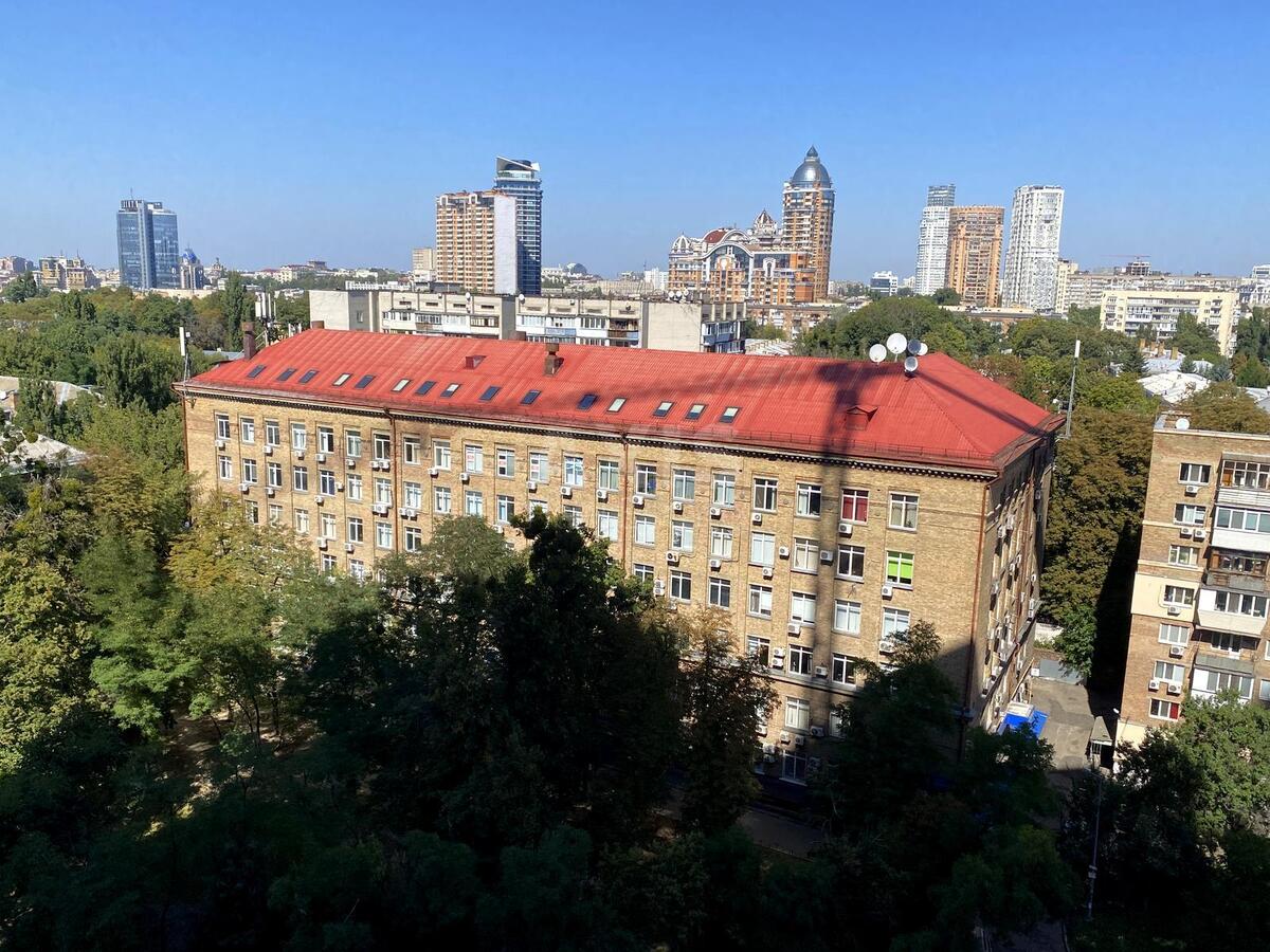 Office vul. Jevgena Konoval'cja 31, 1074m262261