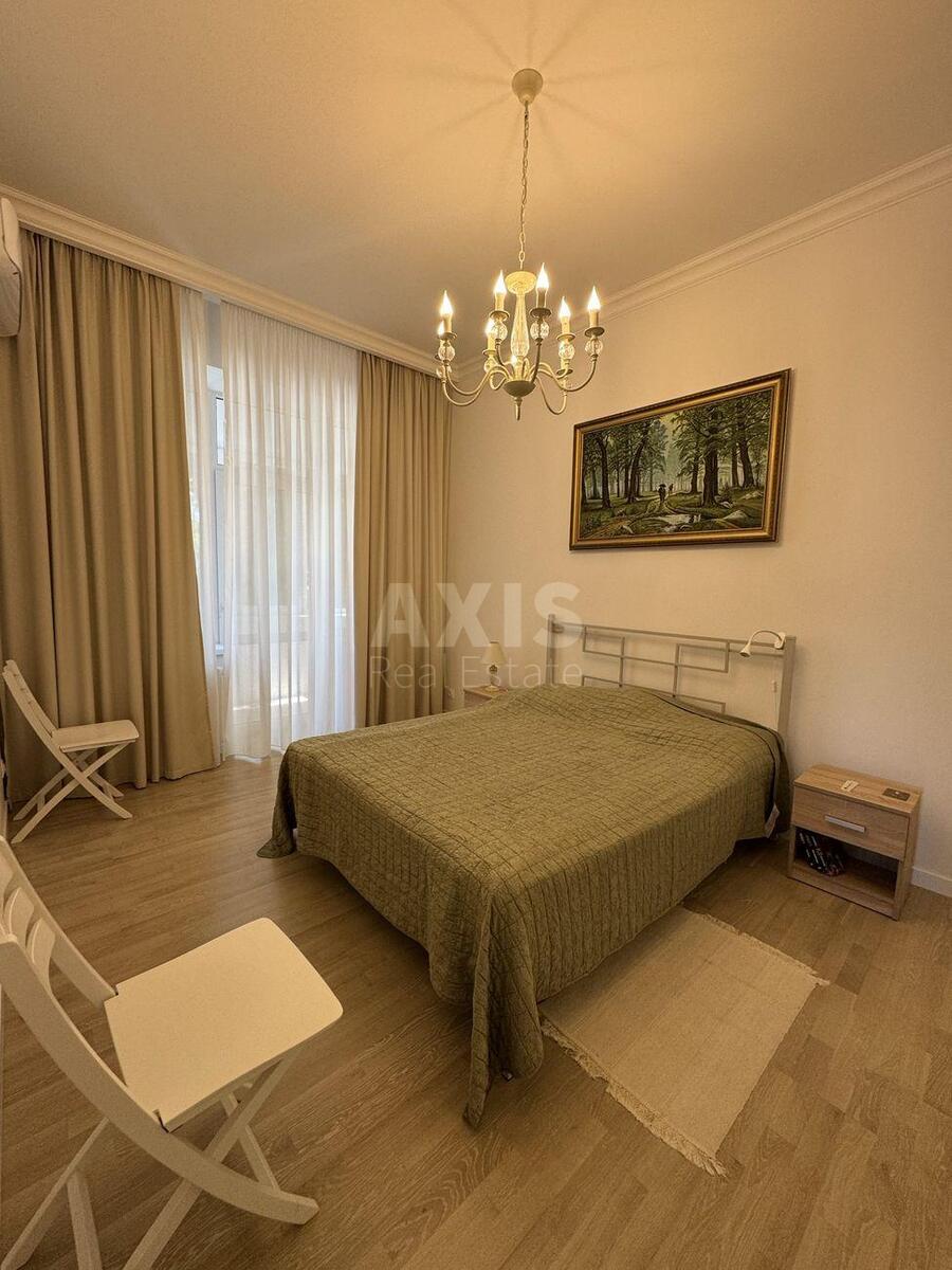 4k apartment vul. Kost'ol'na 15594403