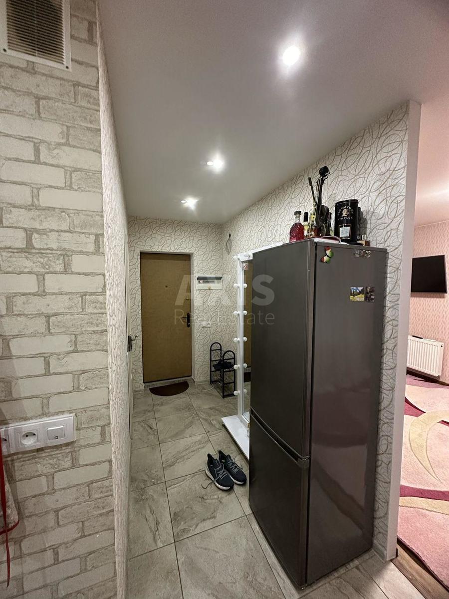 1k apartment vul. Voskresens'ka 112