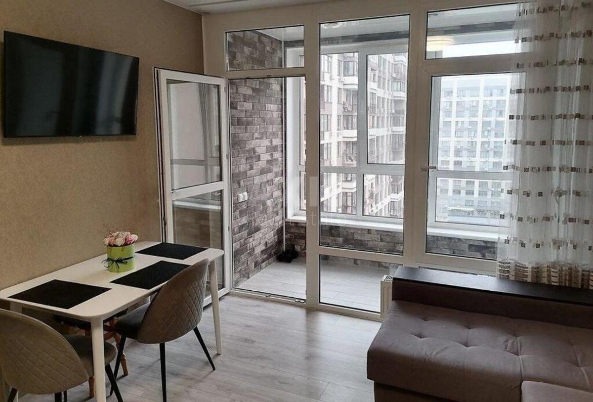 2k apartment vul. Pivnichno-Syrec'ka 1