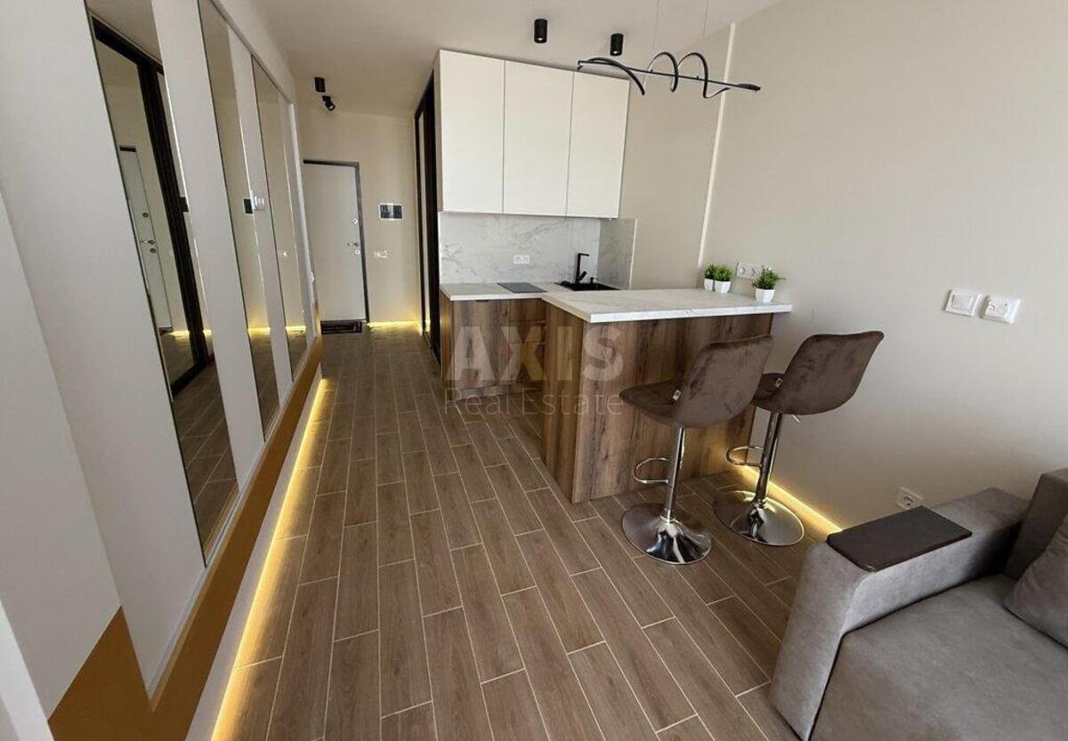 1k apartment vul. Bulahovs'kogo Akademika 1Б
