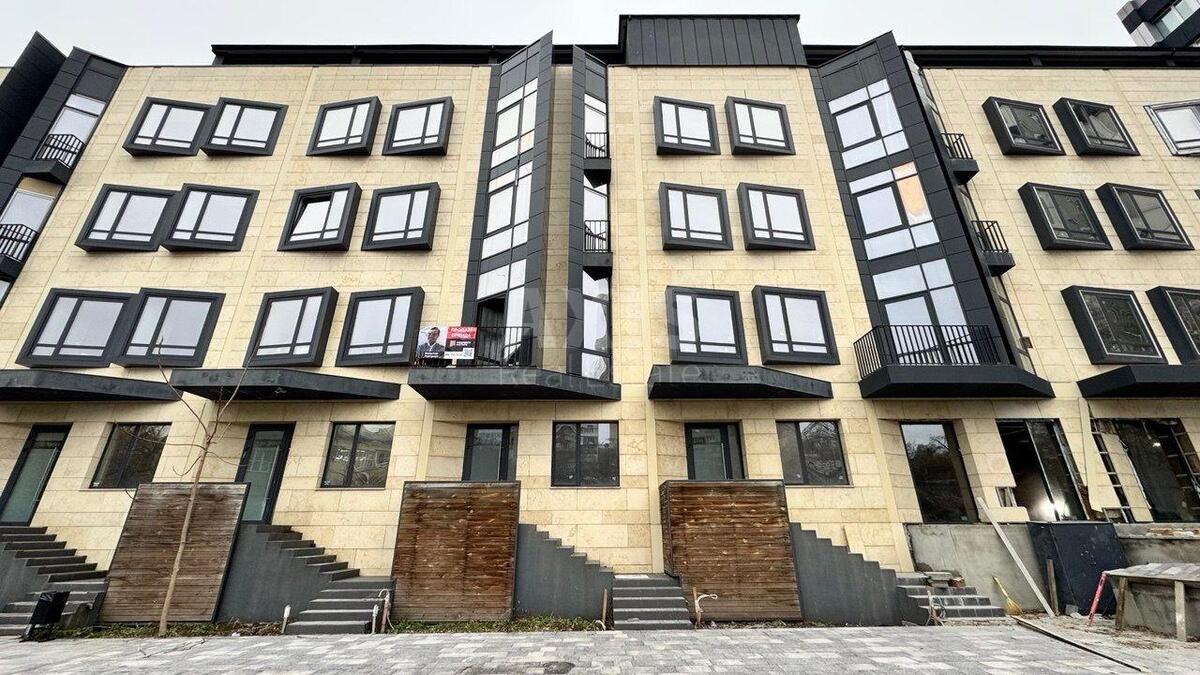 House vul. Strutyns'kogo Sergija, 800m2, Kyiv city