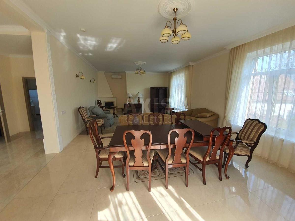 House vul. Tupoljeva Akademika, 300m2, Kyiv city1