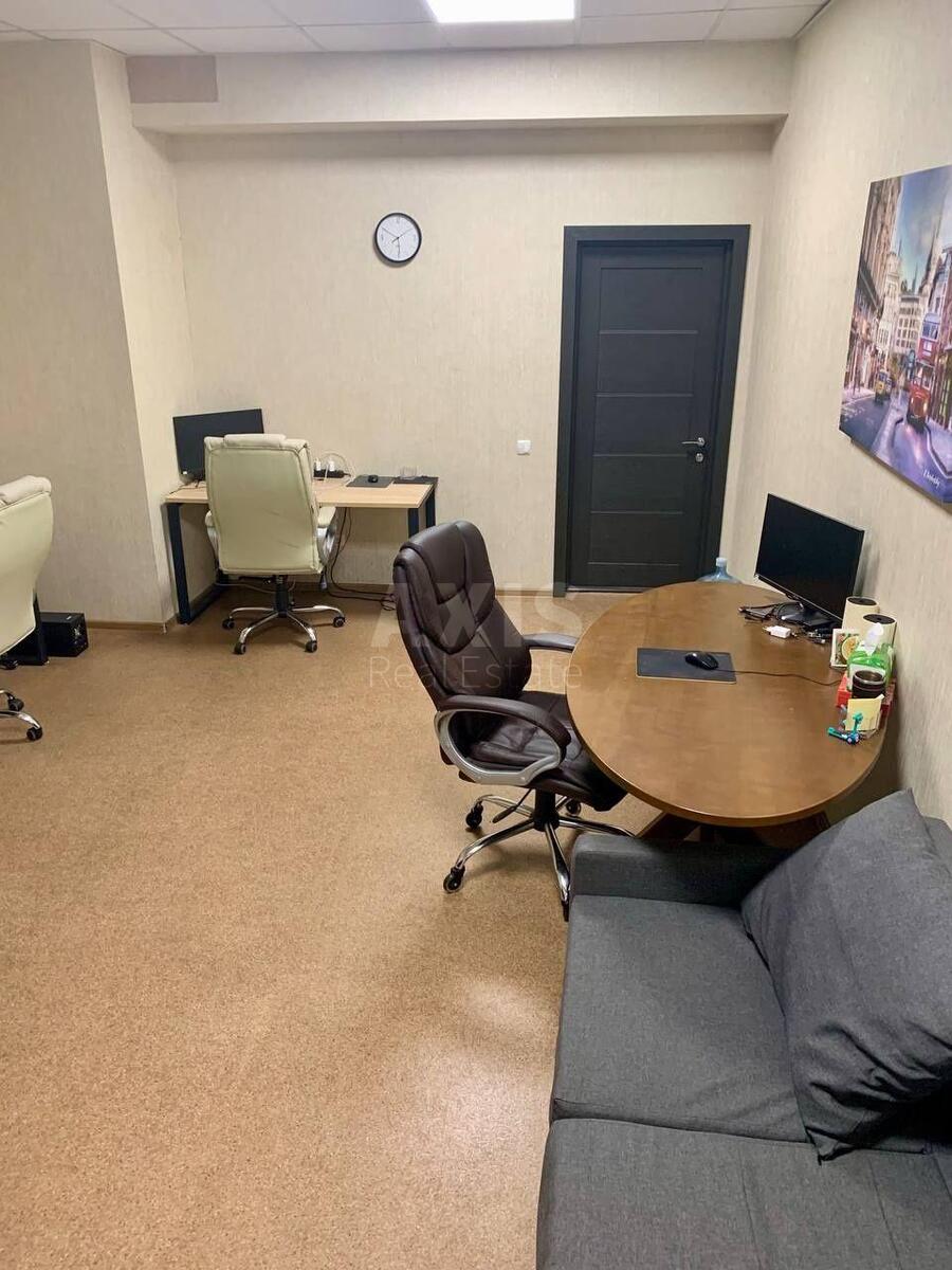 Office vul. Obolons'ka naberezhna 1, 25m23