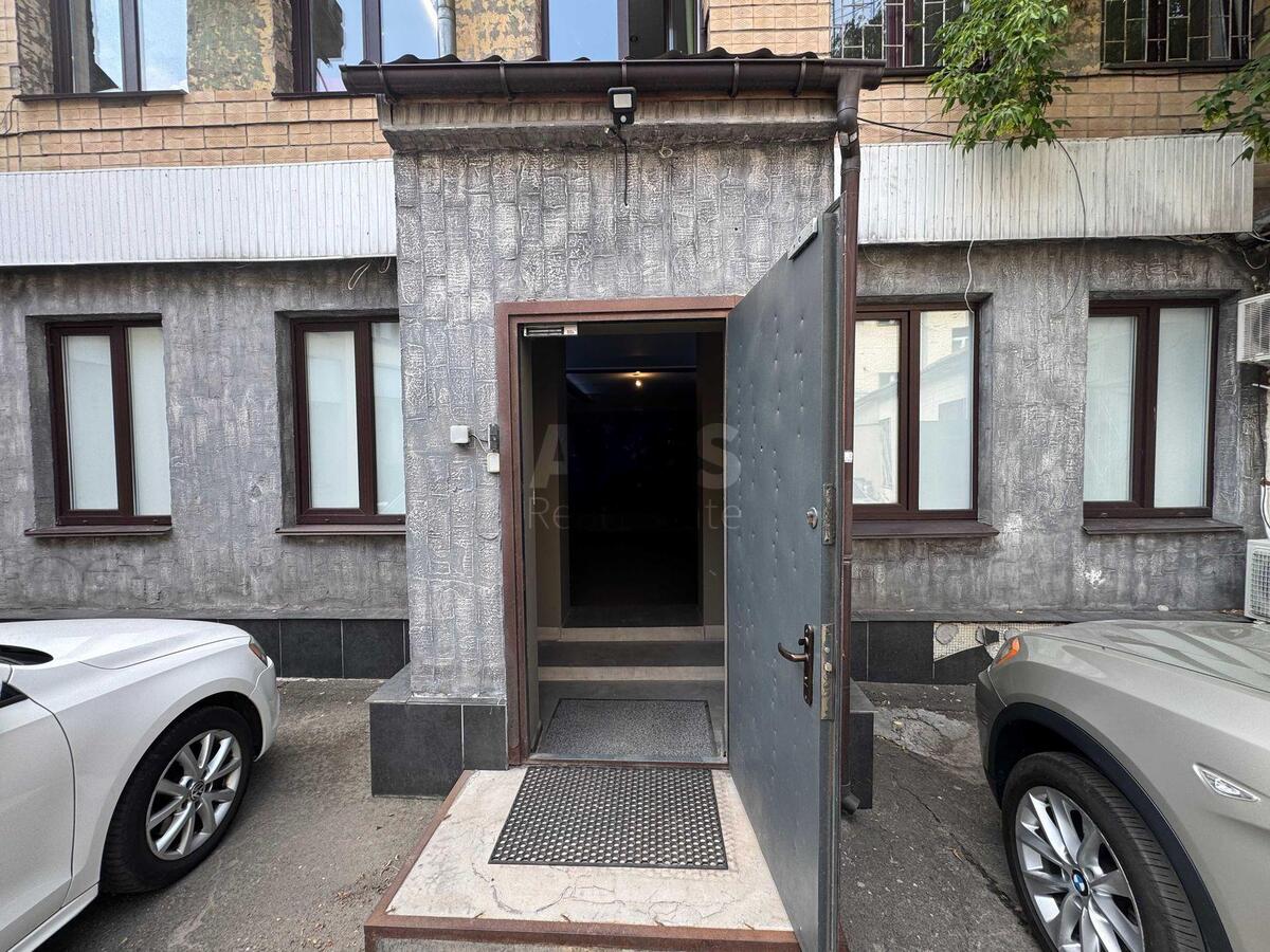 Office vul. Jaroslavs'ka 11В, 77m28