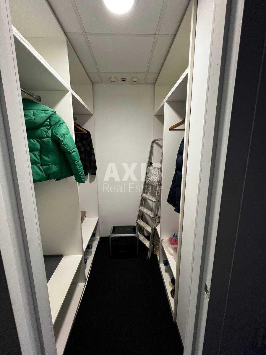 Office vul. Volodymyrs'ka 38, 375m25170610